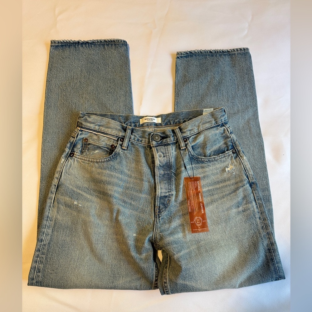 NWT Moussy Vintage Cropped Distressed Jeans Size 29 Retail $360
